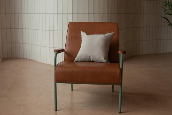 How can you effectively declutter your house before moving?